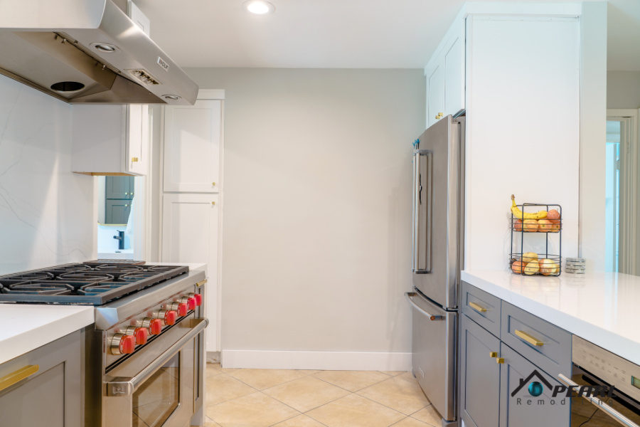 Kitchen Remodel and Powder Room in Northridge (2053)