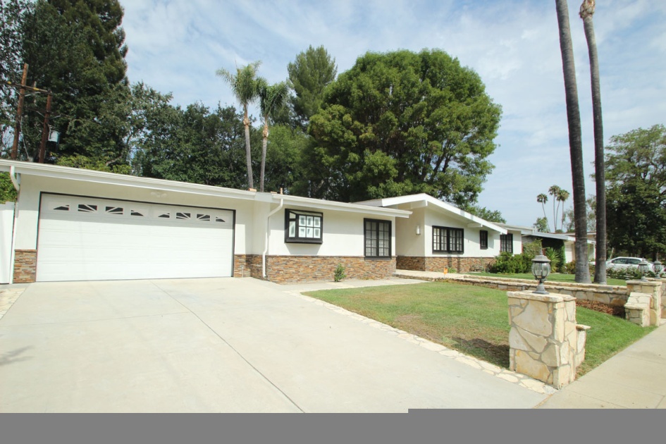 Exterior Remodel in Woodland Hills (1624)