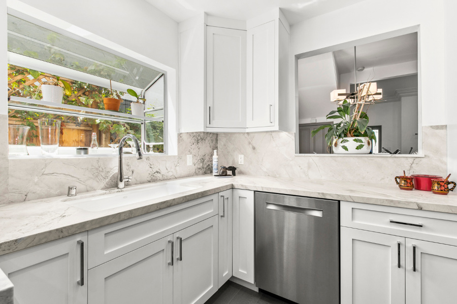 Kitchen Makeover  in Los Angeles  (2180)