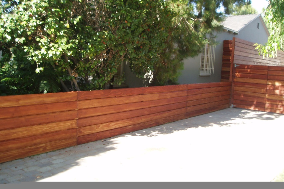 Fence Construction in Los Angeles (1653)