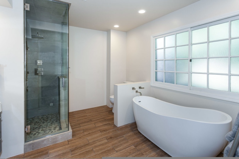 Bathroom Remodel in Northridge (1612)