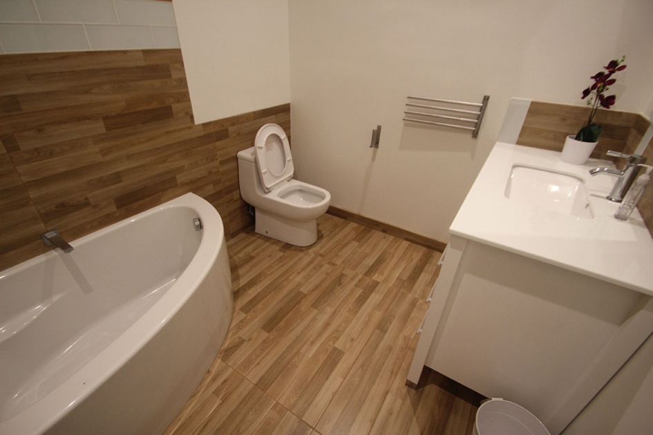 Bathroom Remodel in Woodland Hills (1485)