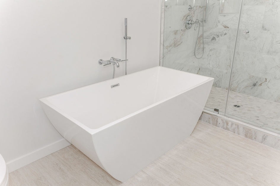 Bathroom Remodel in Encino (1561)
