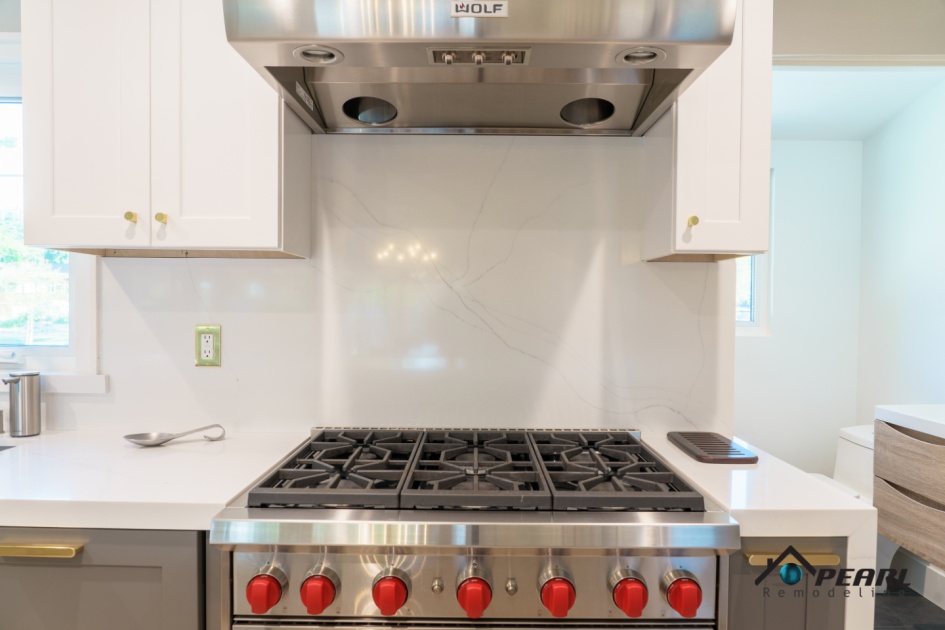 Kitchen Remodel and Powder Room in Northridge (2061)
