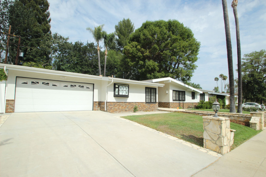 Exterior Remodel in Woodland Hills (1624)