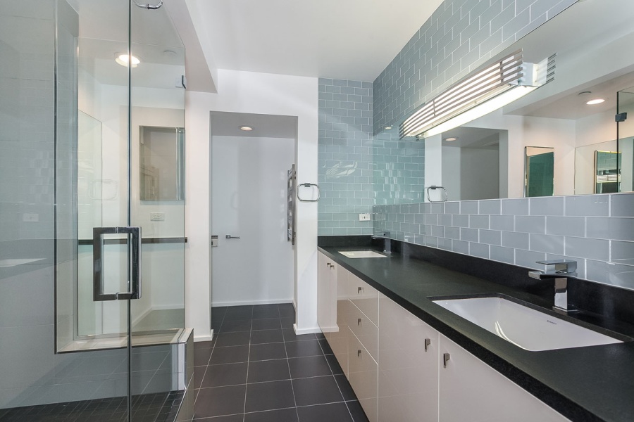 Bathroom Remodel in West Hollywood (1553)