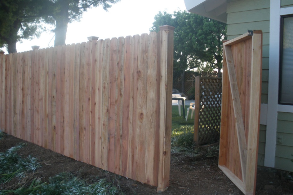 Fence Construction in Los Angeles (1652)