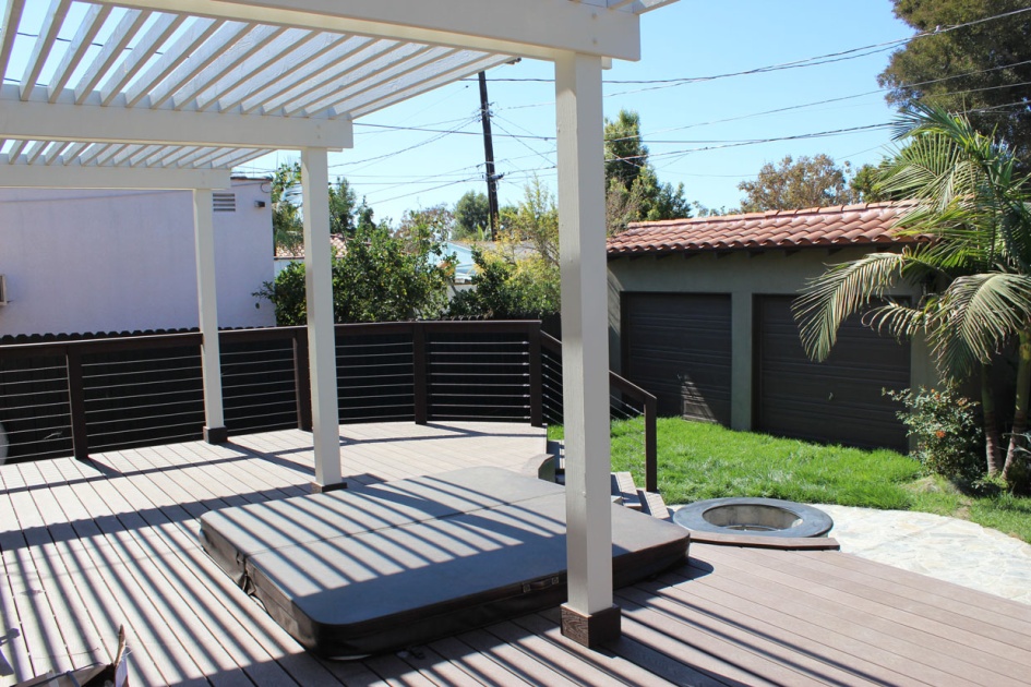 Deck Construction in Los Angeles (1693)