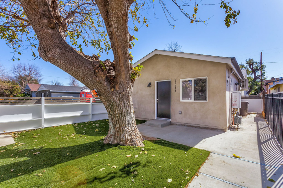 Garage Conversion in Woodland Hills (2519)
