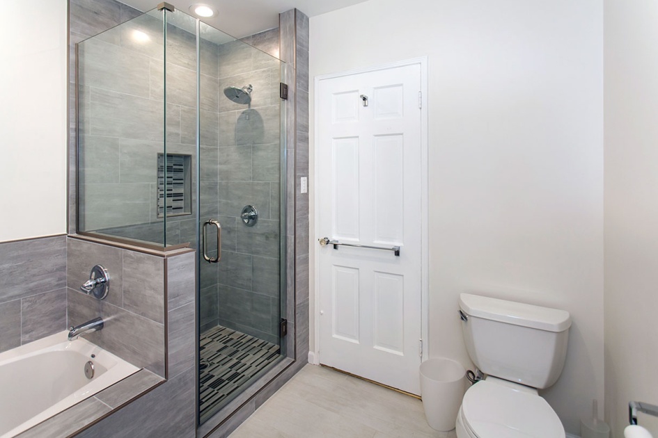 Bathroom Remodel in Sherman Oaks (1521)
