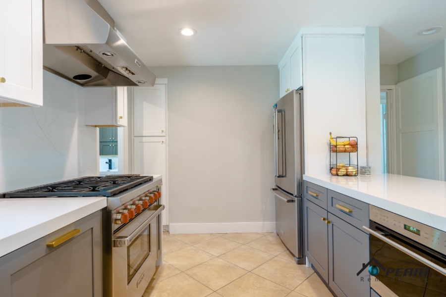 Kitchen Remodel and Powder Room in Northridge (2048)