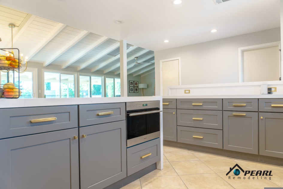 Kitchen Remodel and Powder Room in Northridge (2066)