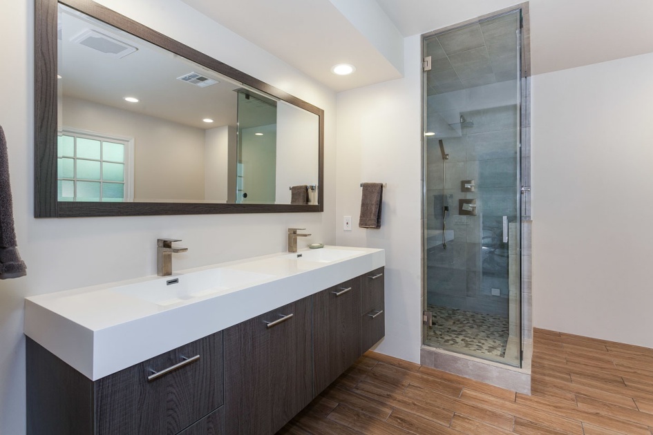 Bathroom Remodel in Northridge (1611)