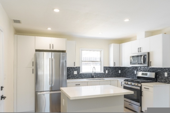 N. Columbus - Flat Panel (#1885)| Pearl Remodeling