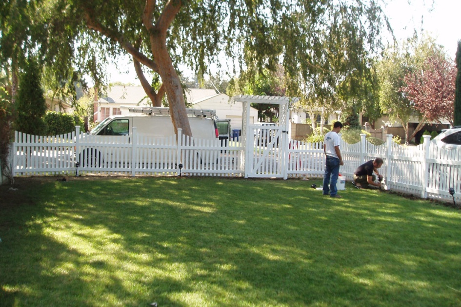 Fence Construction in Los Angeles (1648)