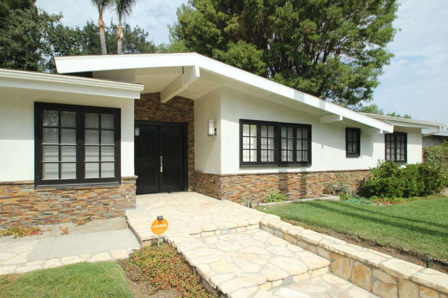 Exterior Remodel in Woodland Hills (1626)
