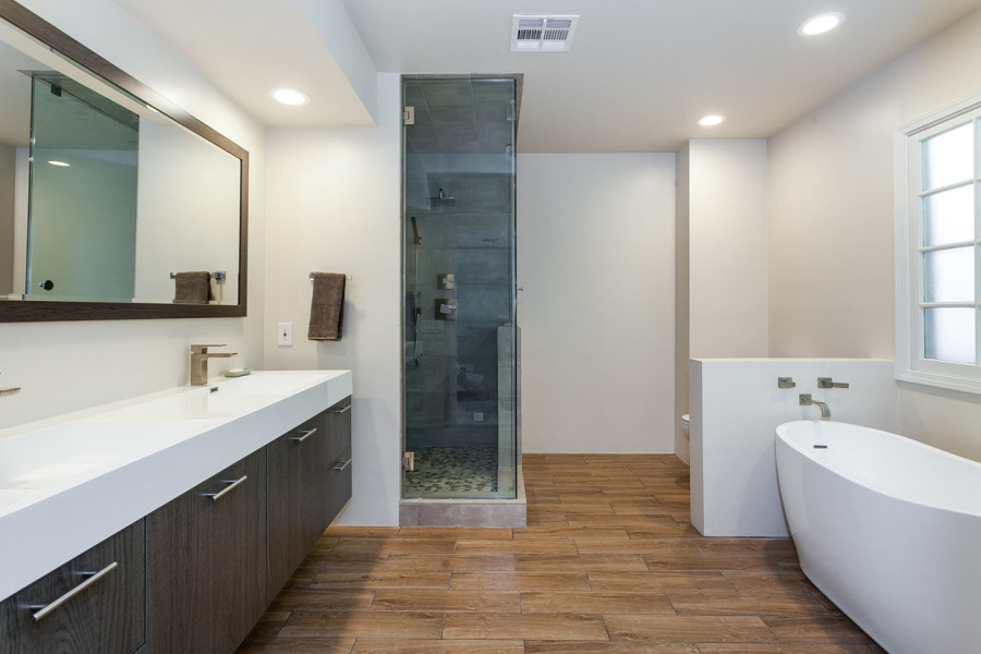 Bathroom Remodel in Northridge (1606)