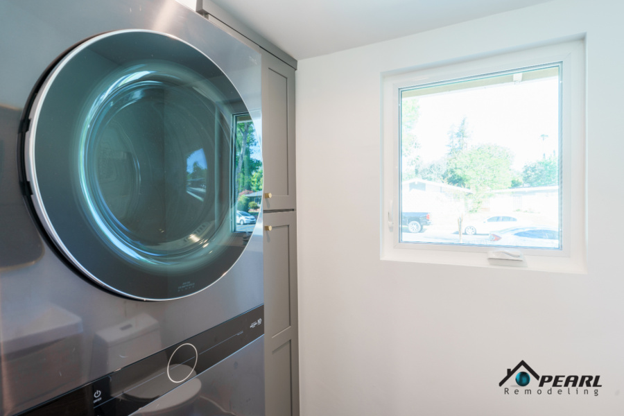 Kitchen Remodel and Powder Room in Northridge (2047)