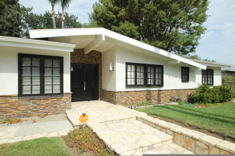Exterior Remodel in Woodland Hills (1626)