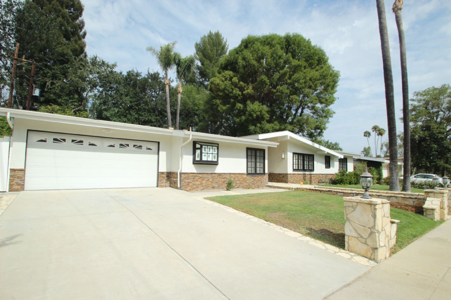 Exterior Remodel in Woodland Hills (1624)