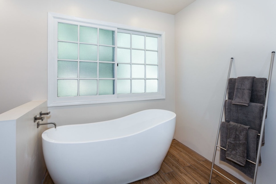 Bathroom Remodel in Northridge (1610)