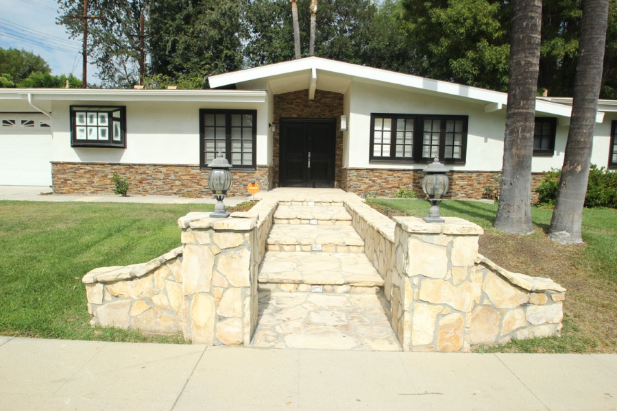 Exterior Remodel in Woodland Hills (1623)