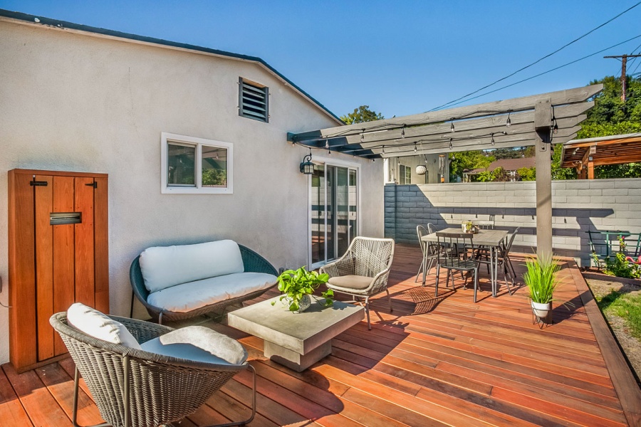 Deck Construction in Los Angeles (1661)