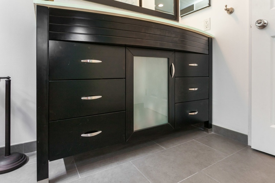 Bathroom Remodel in Van Nuys (1512)