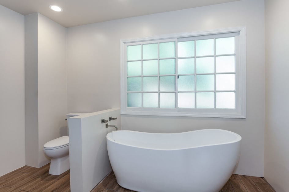 Bathroom Remodel in Northridge (1609)