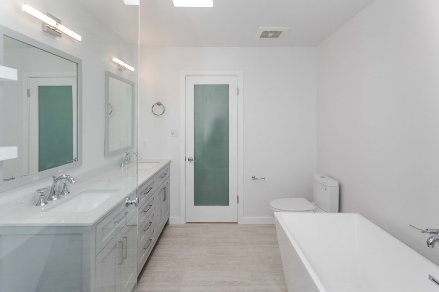 Bathroom Remodel in Encino (1562)