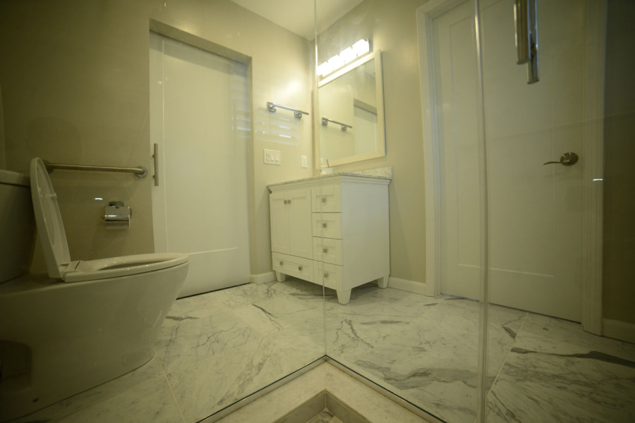 Bathroom Remodel in Arcadia (1550)