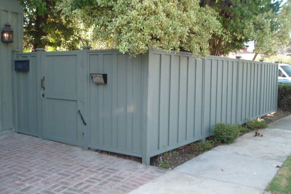 Fence Construction in Los Angeles (1649)