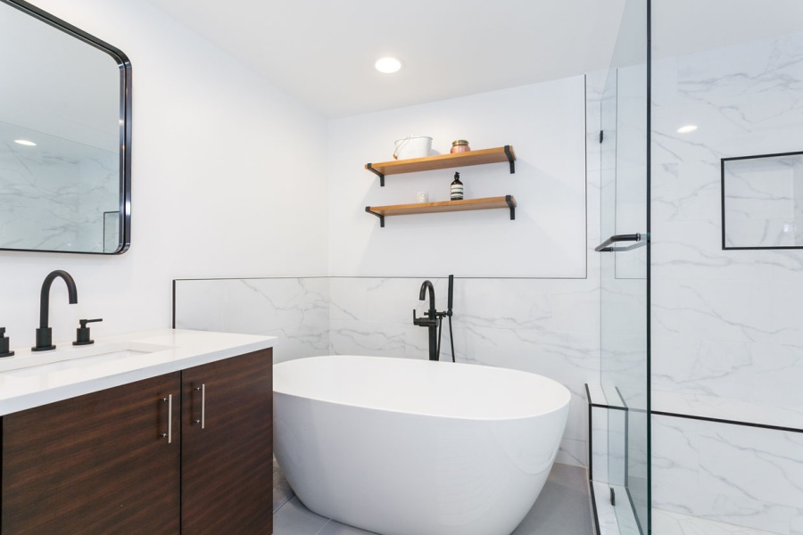 Greenfield-Bathroom in Greenfield-Bathroom (1589)