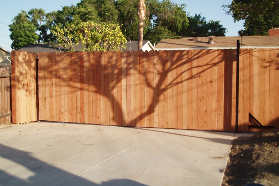 Fence Construction in Los Angeles (1646)