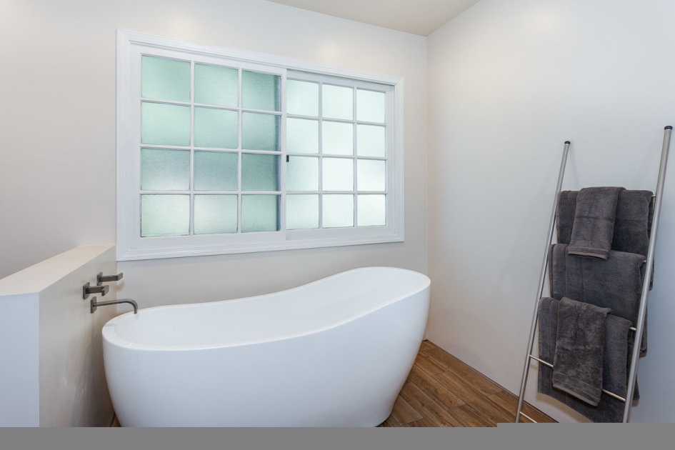 Bathroom Remodel in Northridge (1610)