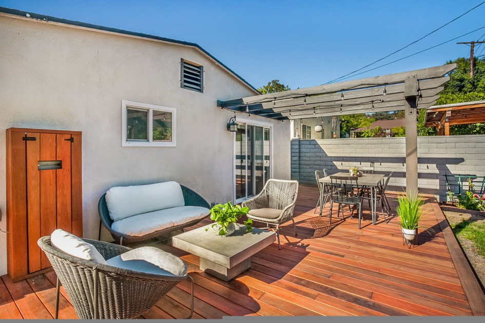 Deck Construction in Los Angeles (1661)