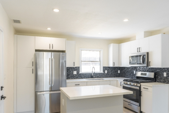 N. Columbus - Flat Panel (#1885)| Pearl Remodeling