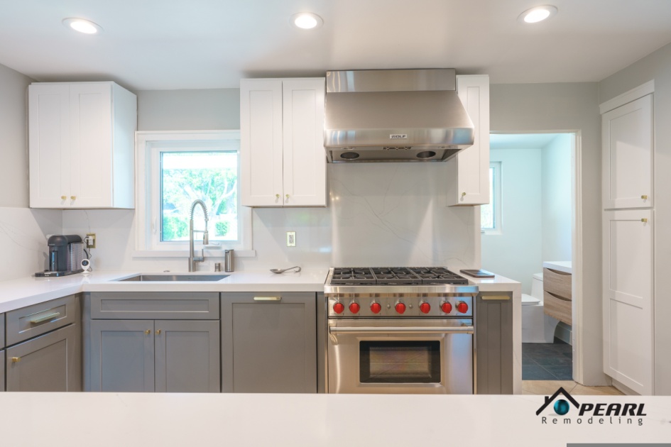 Kitchen Remodel and Powder Room in Northridge (2049)