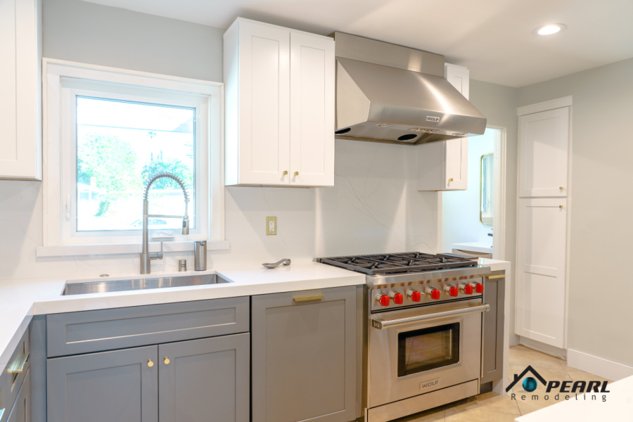 Kitchen Remodel and Powder Room in Northridge (2055)