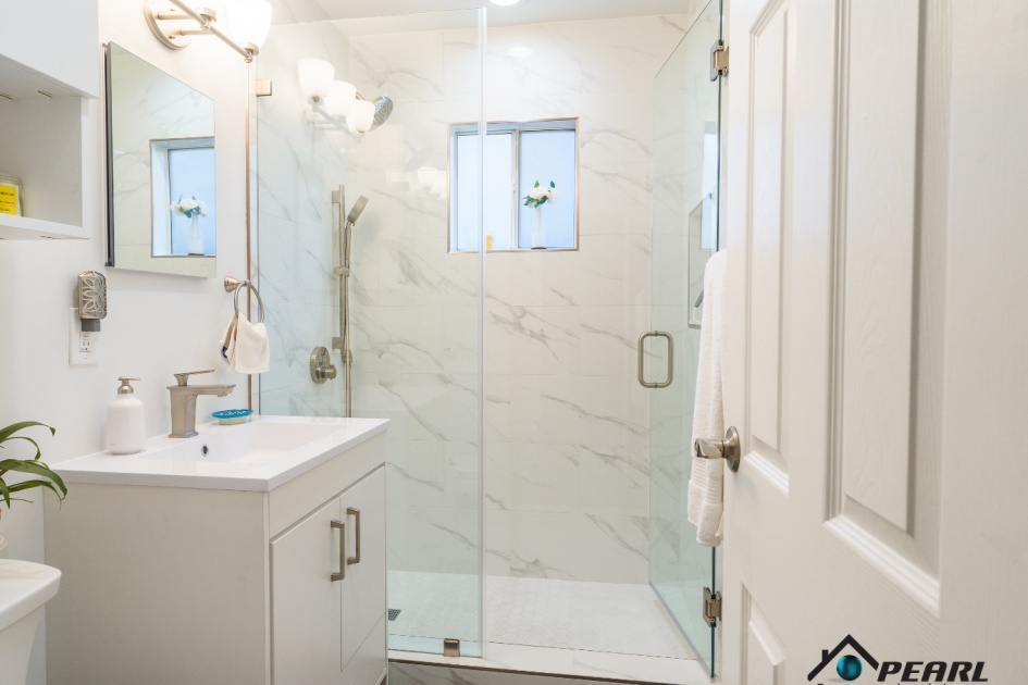 Bathroom Remodel in Glendale (1941)