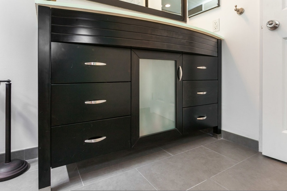 Bathroom Remodel in Van Nuys (1512)