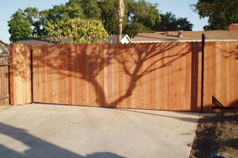 Fence Construction in Los Angeles (1646)