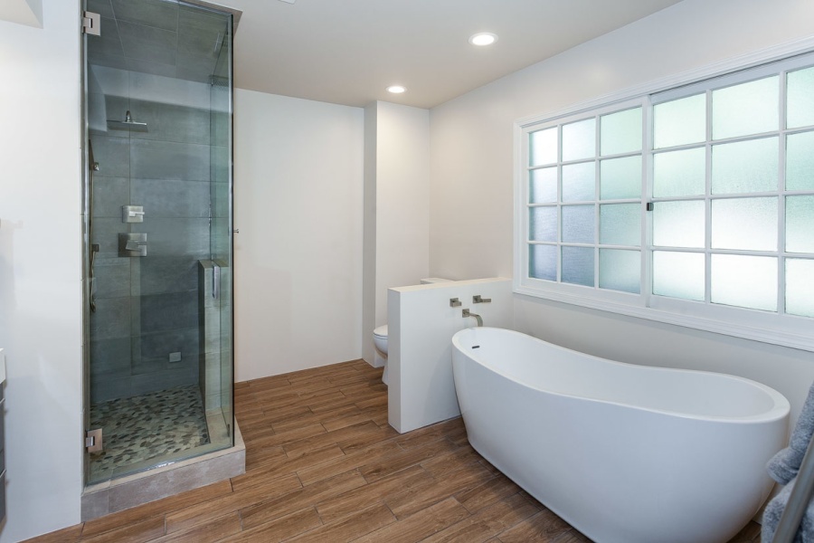 Bathroom Remodel in Northridge (1612)