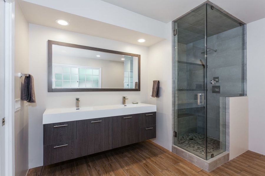 Bathroom Remodel in Northridge (1613)
