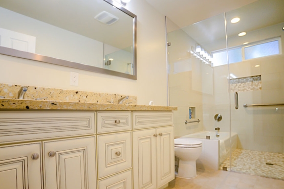 Traditional Style Bathroom in Los Angeles | Pearl Remodeling
